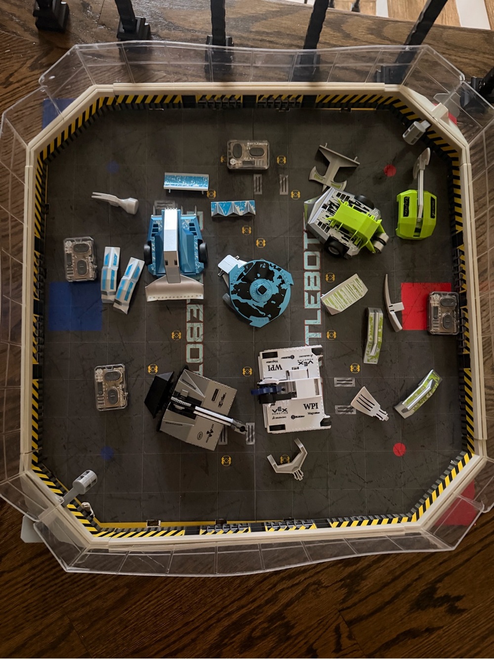 Hexbug BattleBots Arena with 4 Battle Bots